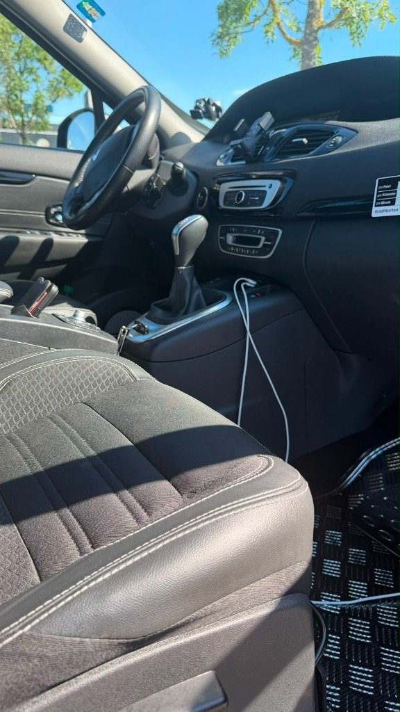MP Taxi Interieur Vorne